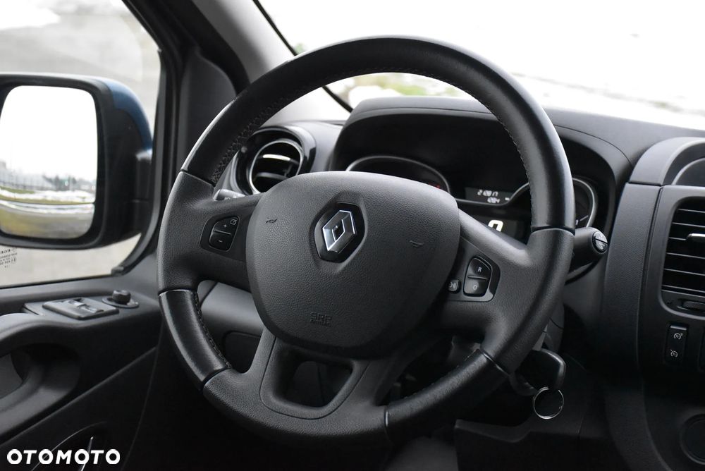 Renault Trafic Grand 2.0 dCi - 18