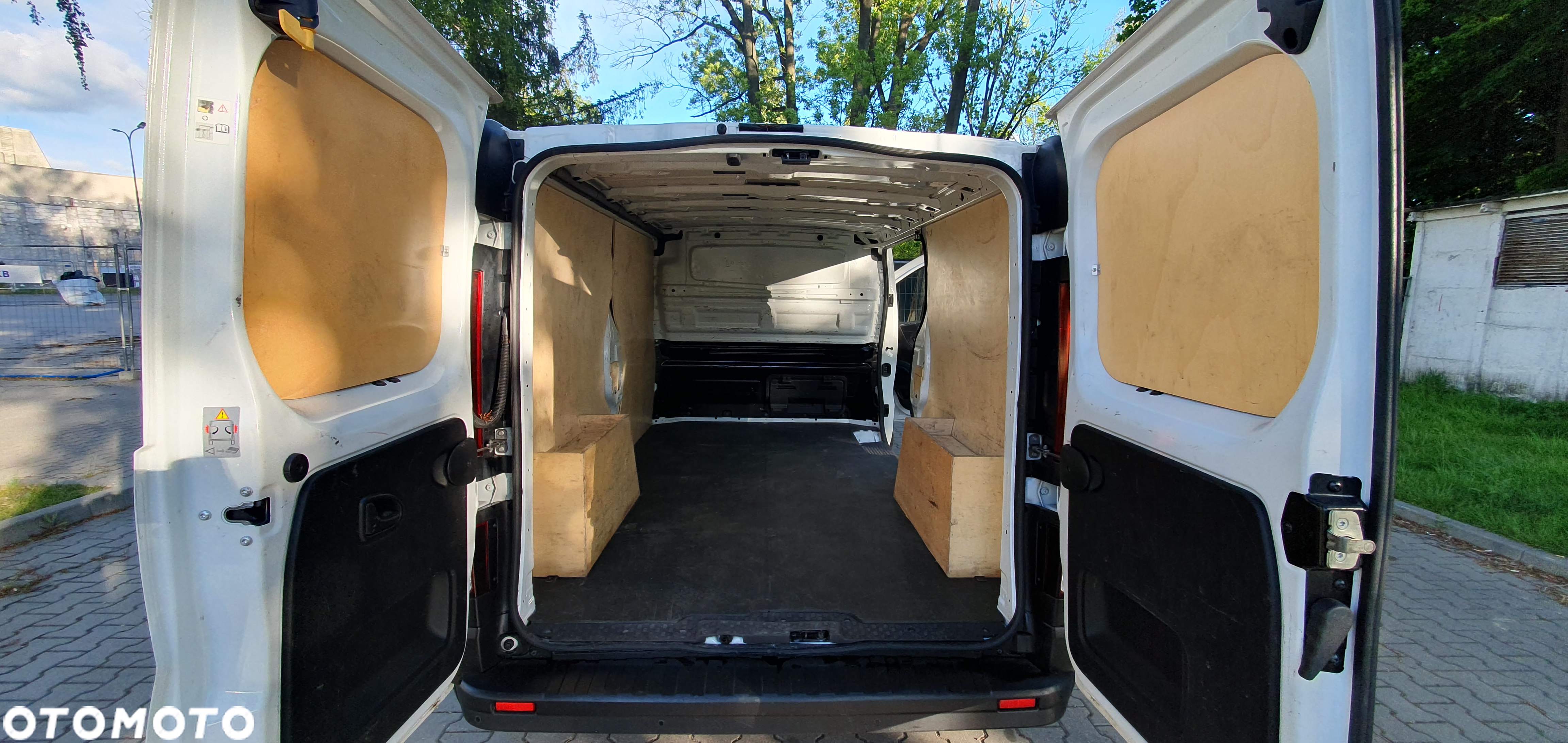Renault Trafic - 25