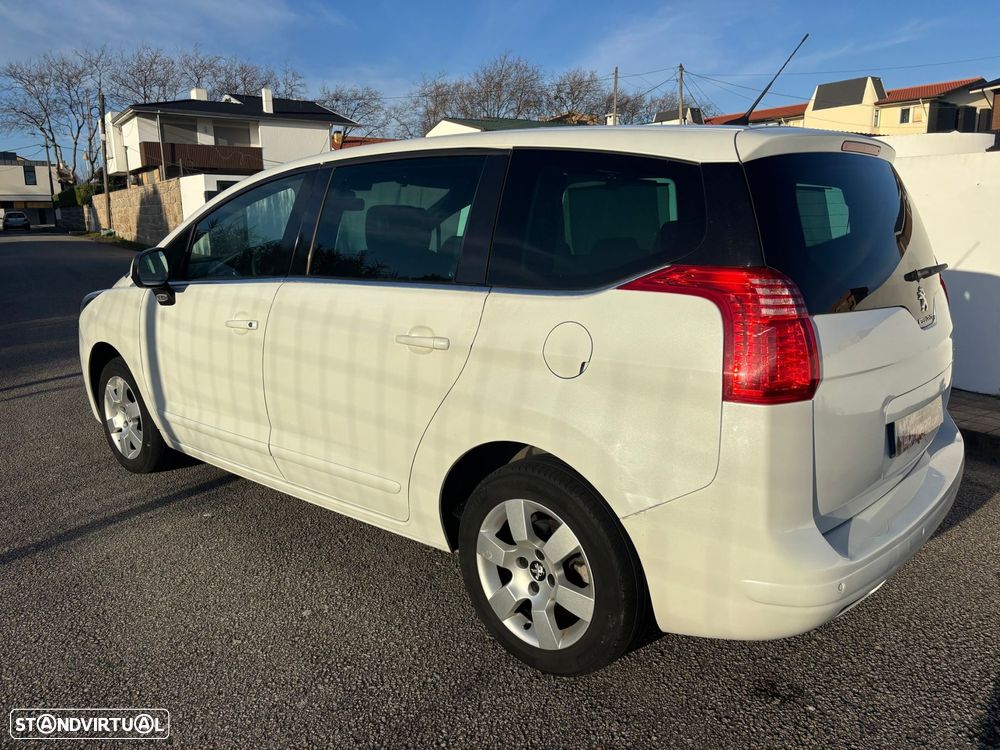 Peugeot 5008 1.6 HDi 7L Allure - 26