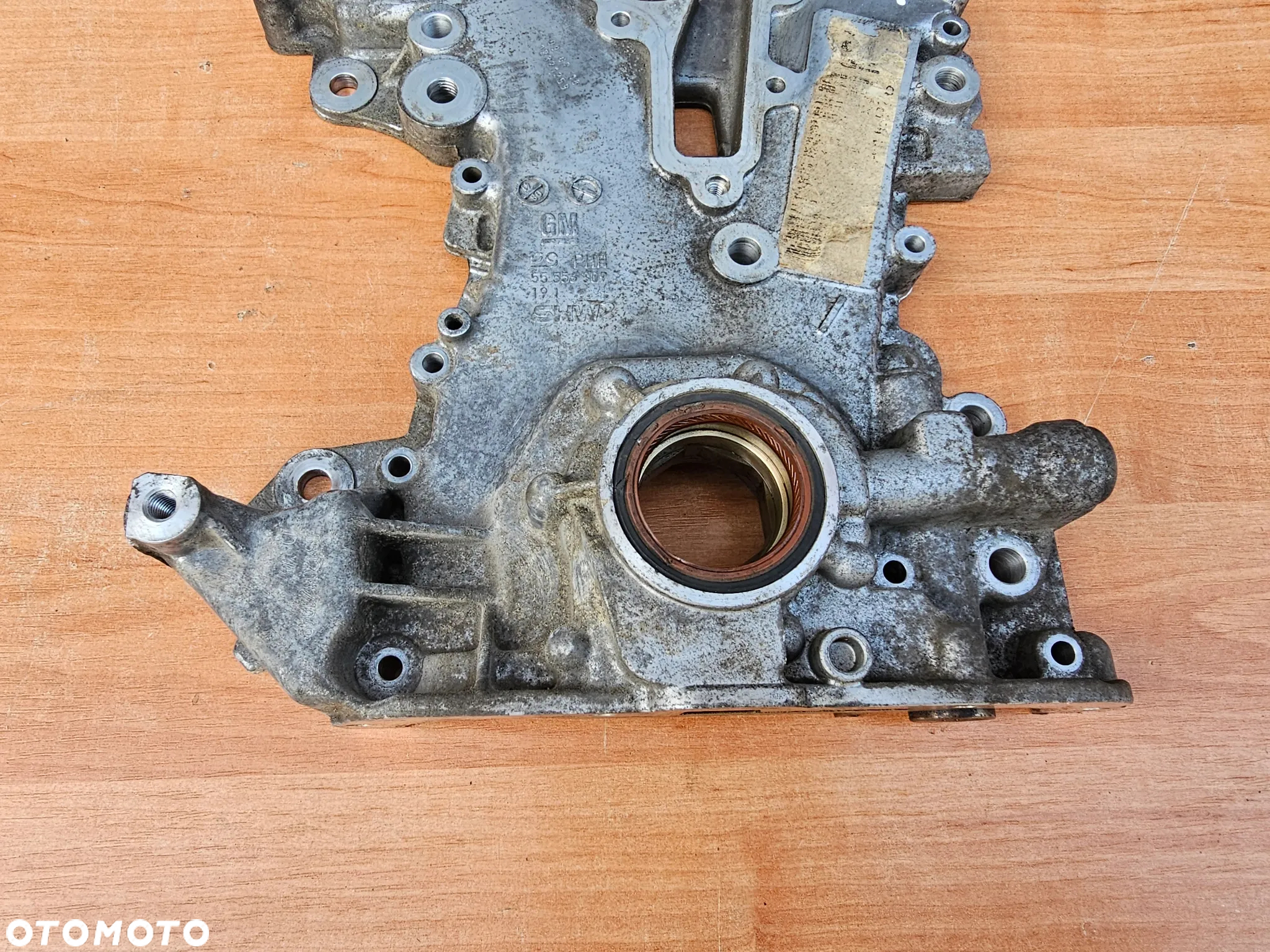 OBUDOWA OSŁONA ROZRZĄDU POMPA OLEJU OPEL MERIVA A CORSA D ASTRA G H COMBO TIGRA B AGILA 1.2 Z12XEP 1.4 Z14XEP 55556309 - 2