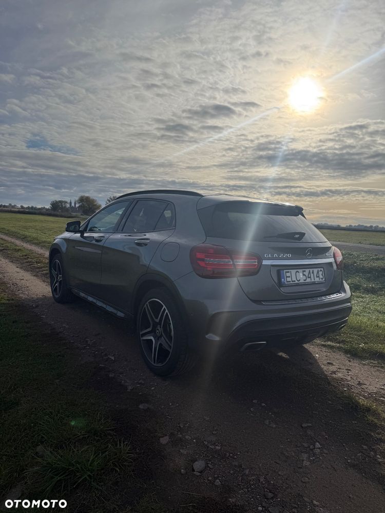 Mercedes-Benz GLA 220 4-Matic - 5