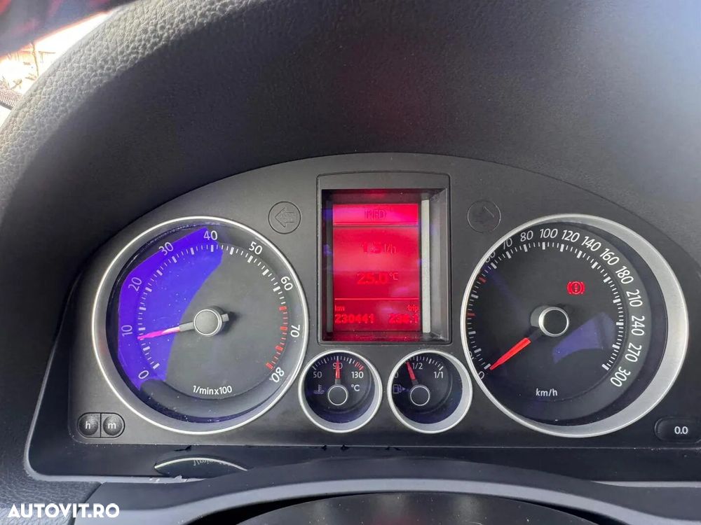 Volkswagen Golf 2.0 FSI GTI 30 Edition - 38
