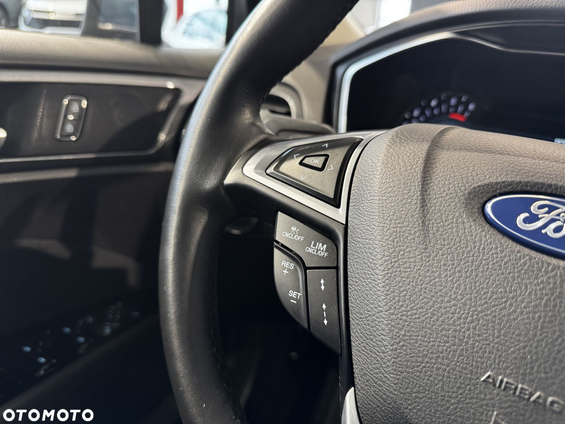 Ford Mondeo - 22
