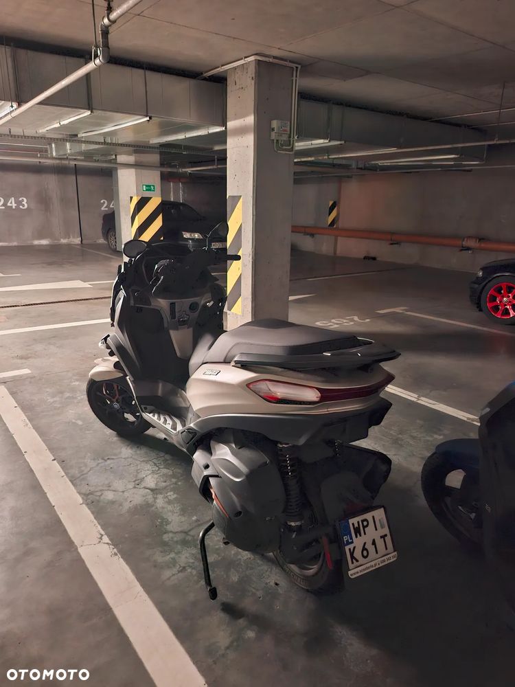 Piaggio MP-3 - 5