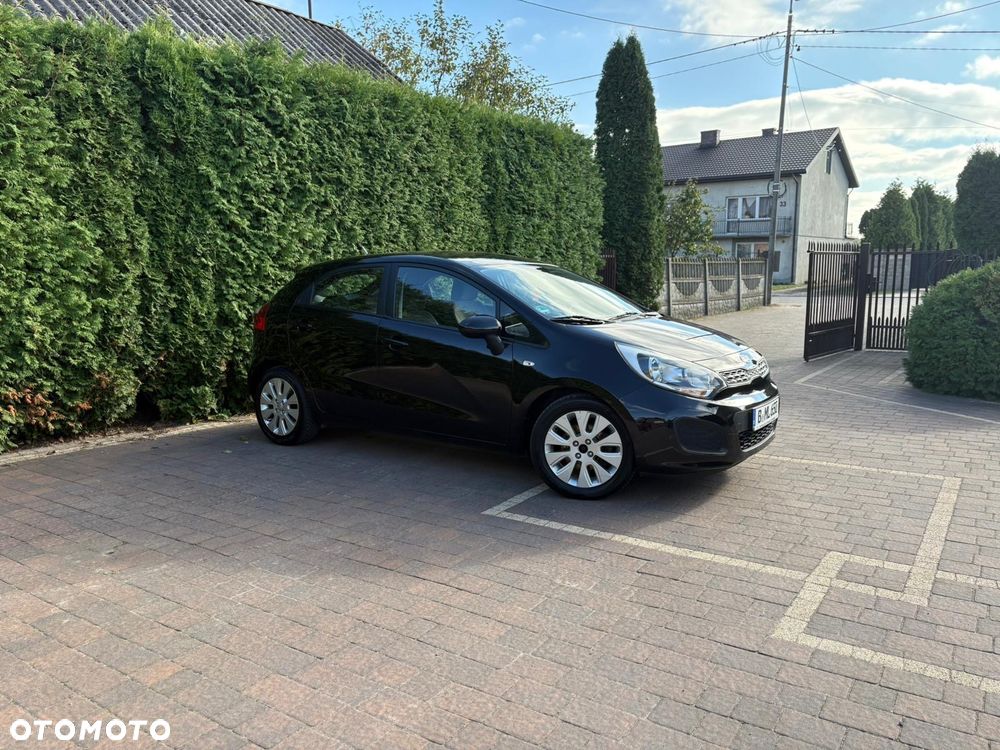 Kia Rio 1.2 L - 3