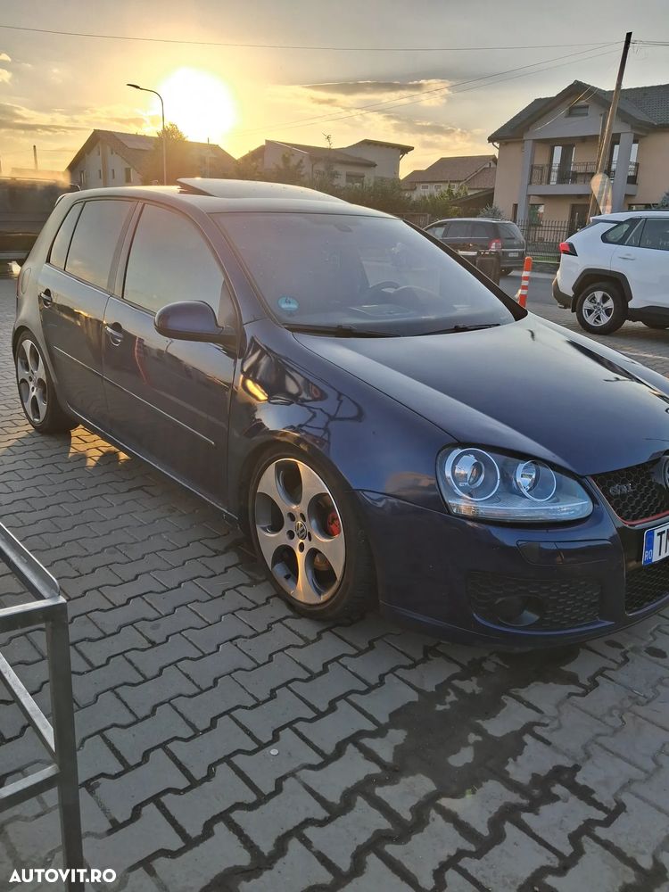 Volkswagen Golf 2.0 FSI GTI - 2