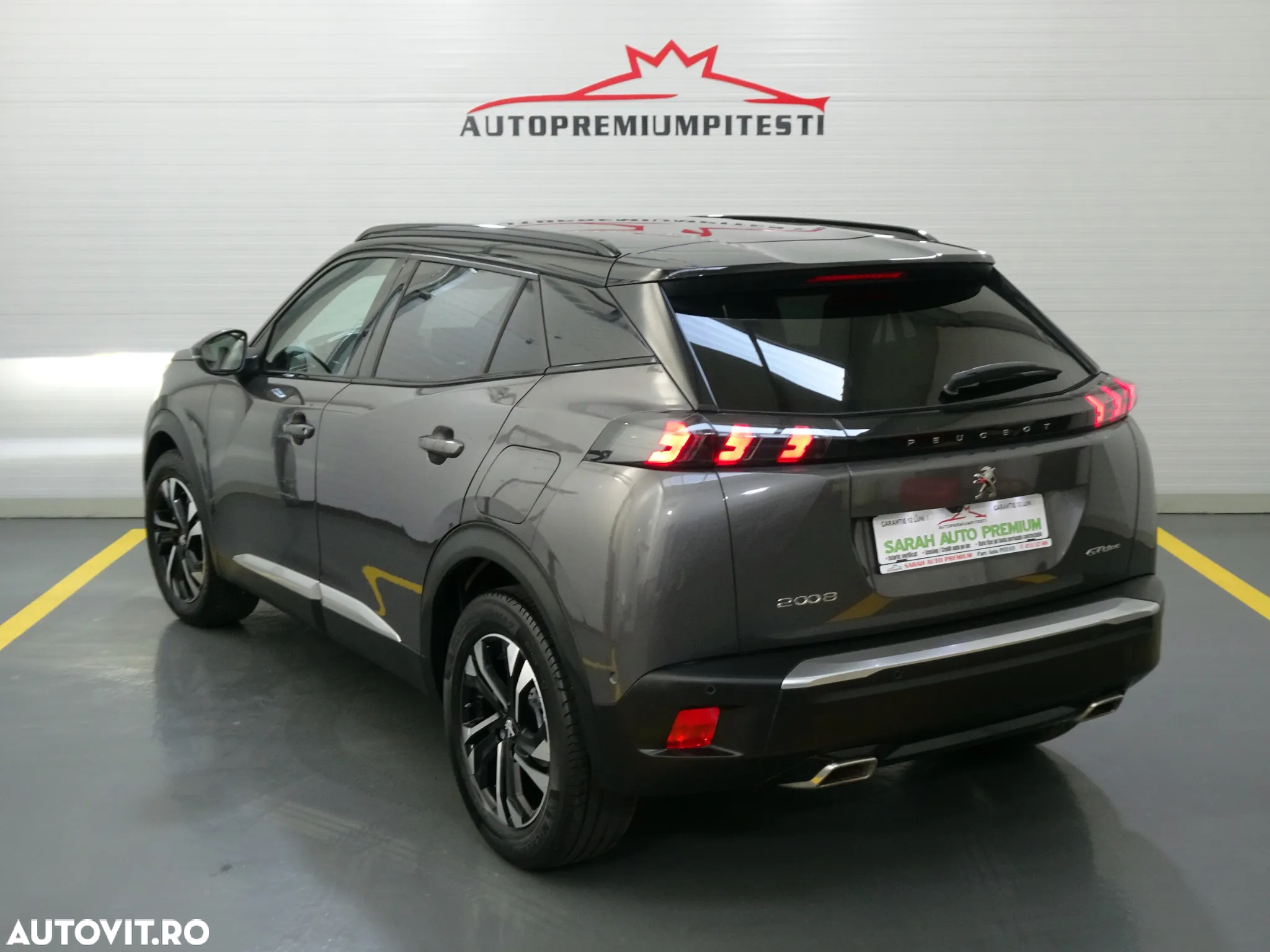 Peugeot 2008 PureTech 130 EAT8 GT - 8