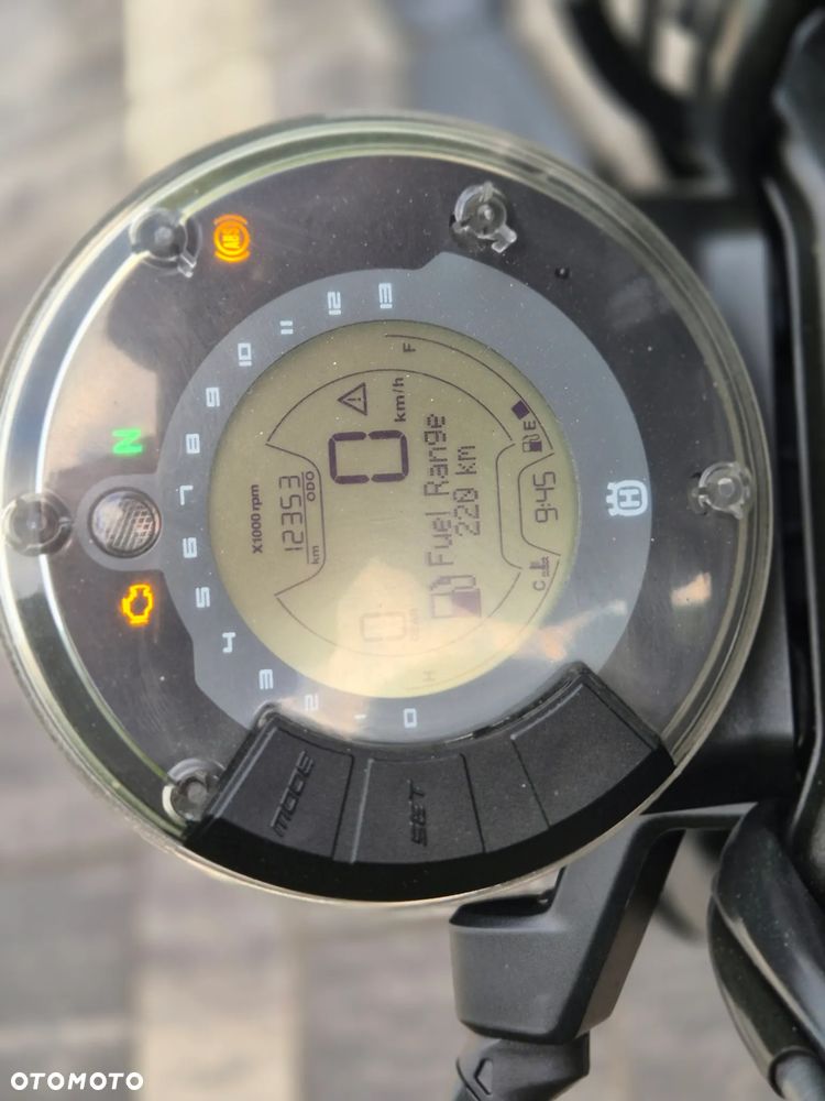 Husqvarna Svartpilen - 9