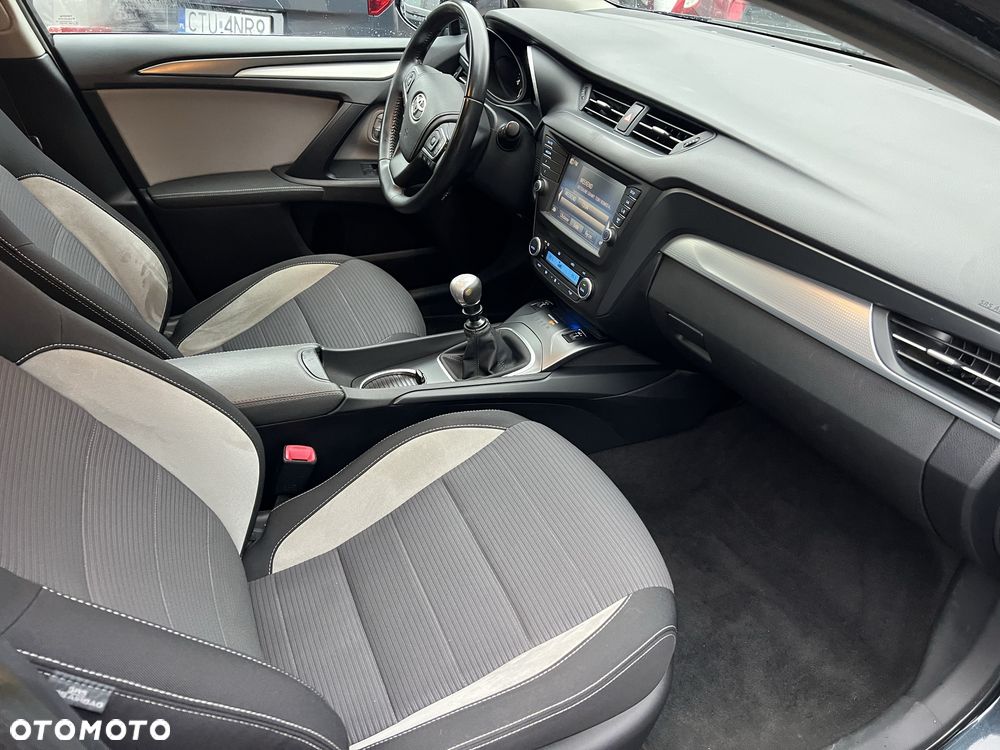 Toyota Avensis - 7