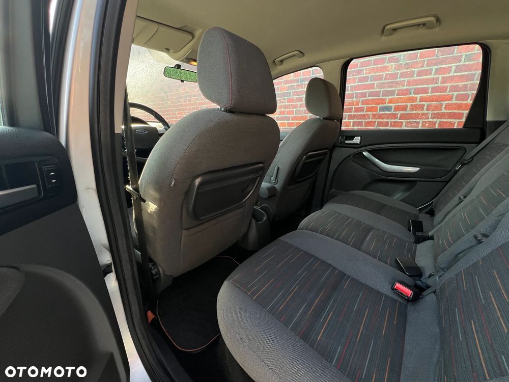 Ford Focus C-Max - 11