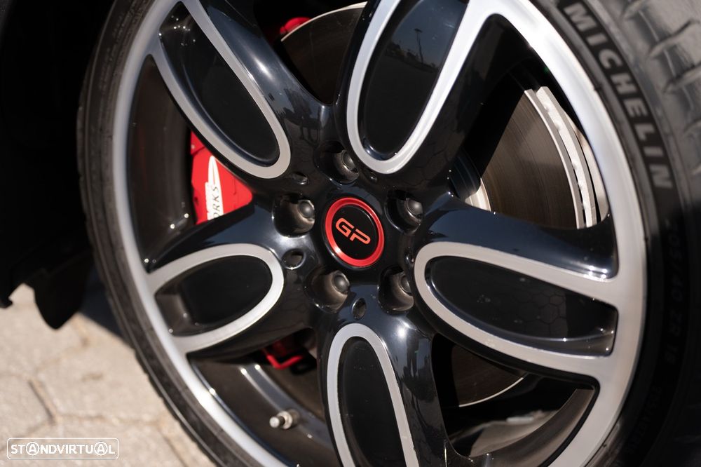 MINI 3 Portas John Cooper Works - 12