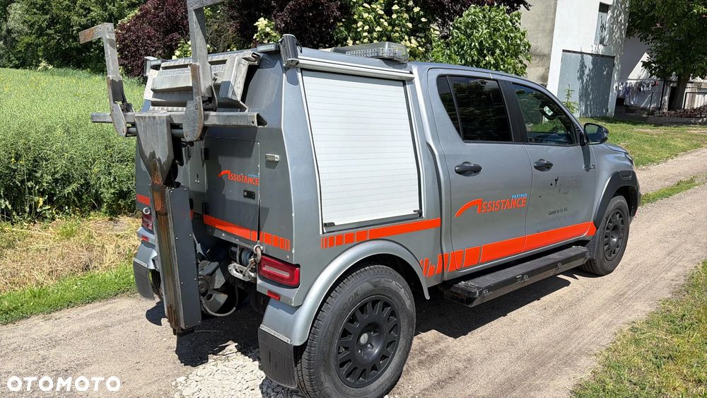 Toyota Hilux - 8