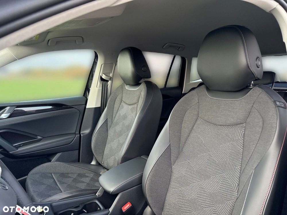 Volkswagen Tiguan - 11