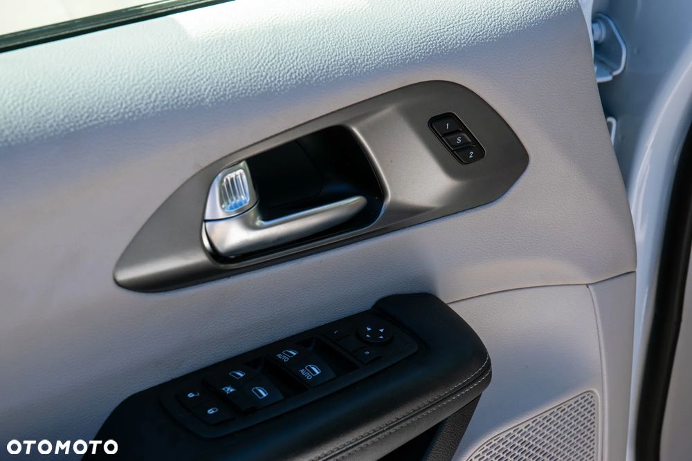 Chrysler Pacifica - 19