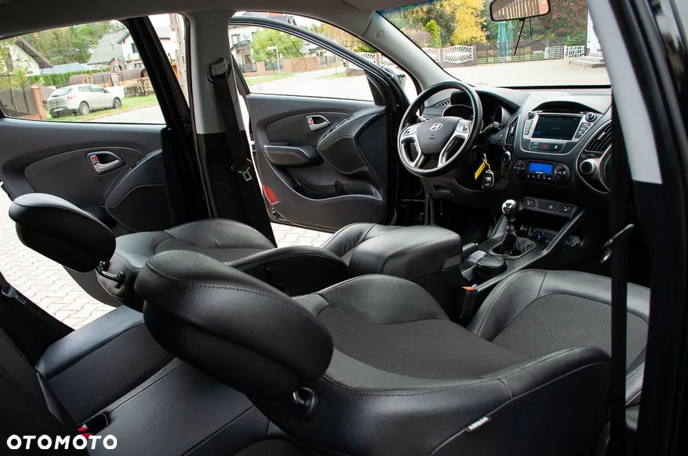 Hyundai ix35 1.7 CRDi 2WD Fifa World Cup Edition - 25