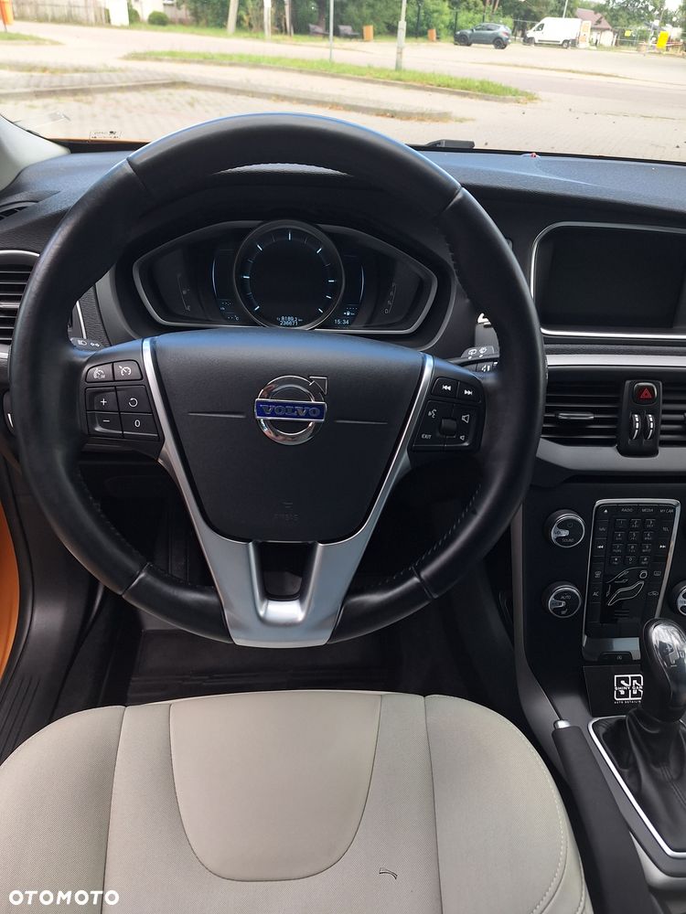 Volvo V40 D3 Geartronic Momentum - 11