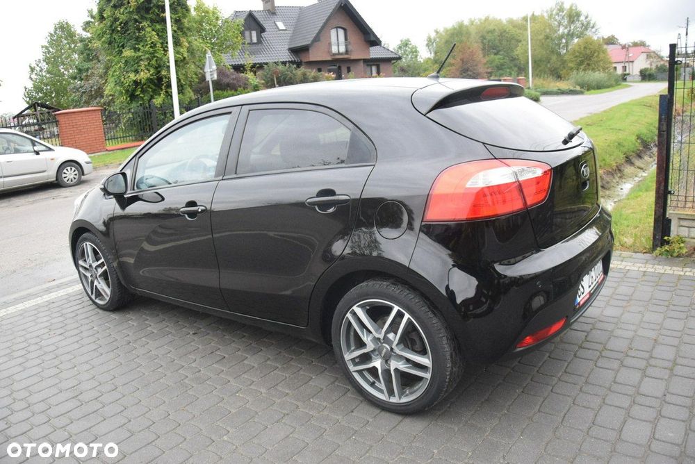 Kia Rio 1.2 Attract - 12