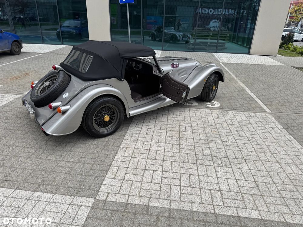 Morgan Plus Four - 9