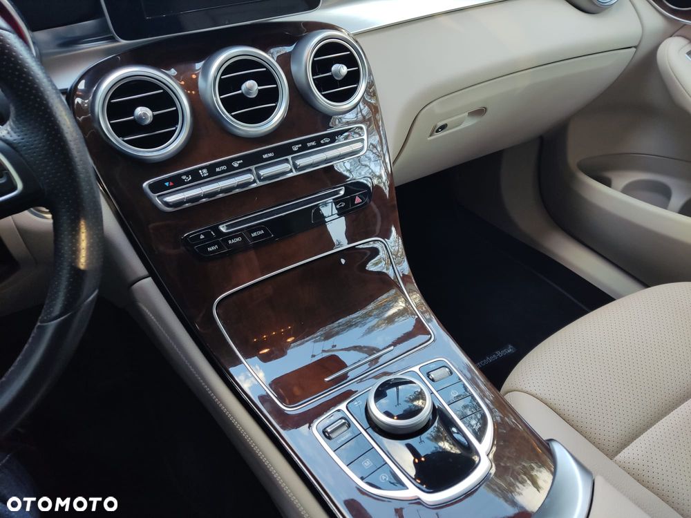Mercedes-Benz GLC - 14