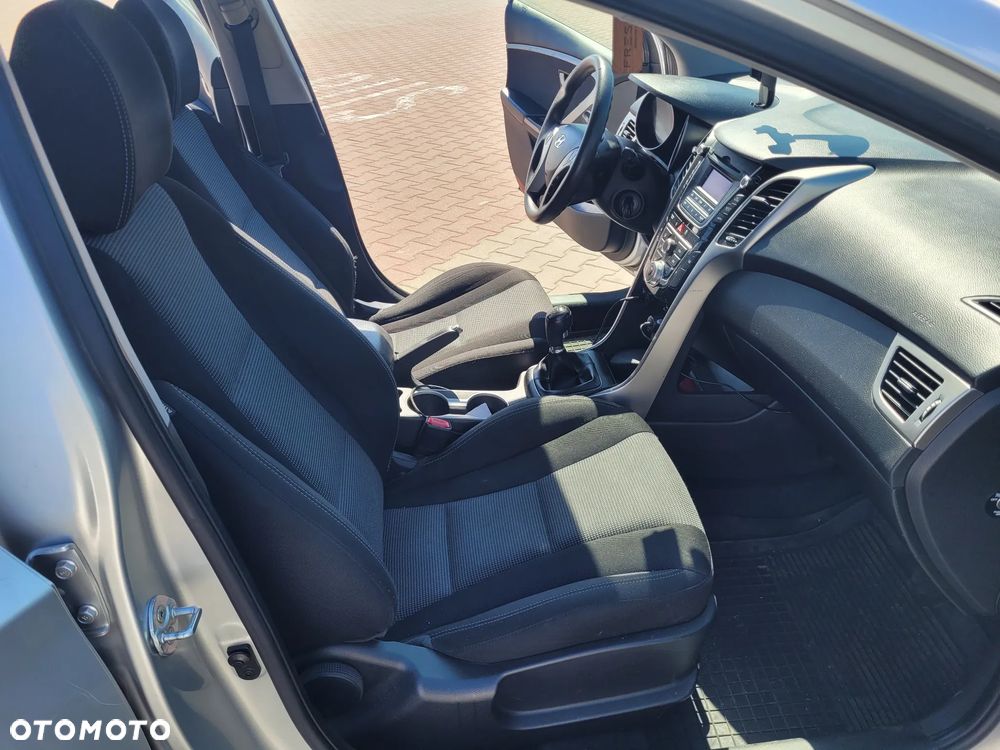 Hyundai i30 1.6 Comfort - 9
