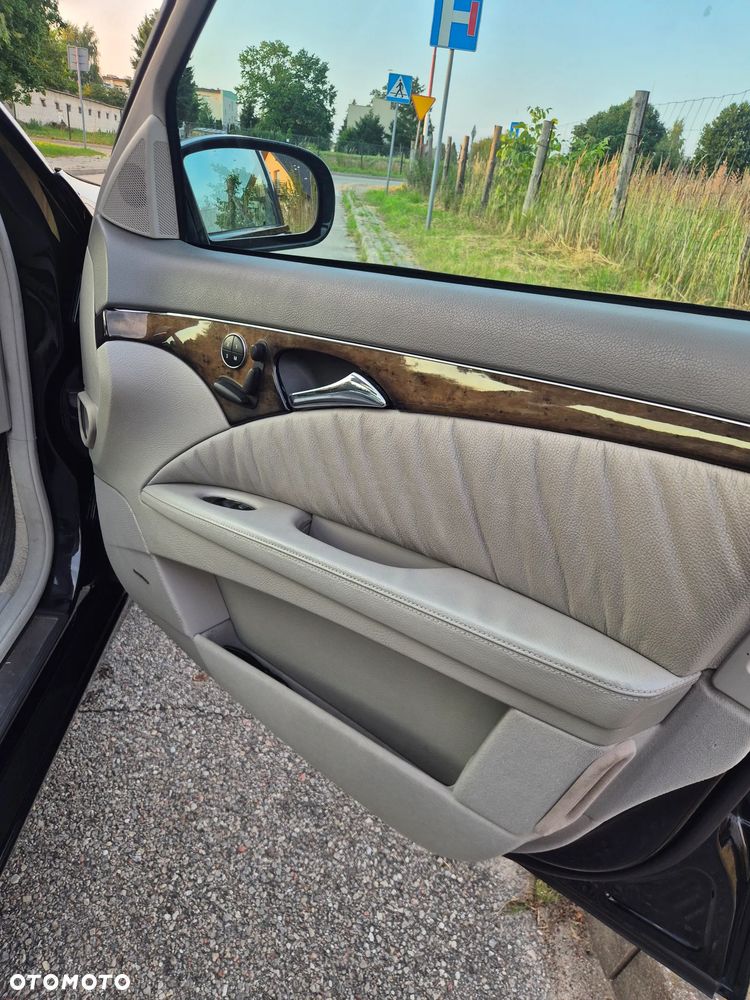 Mercedes-Benz Klasa E 500 7G-TRONIC Avantgarde - 19