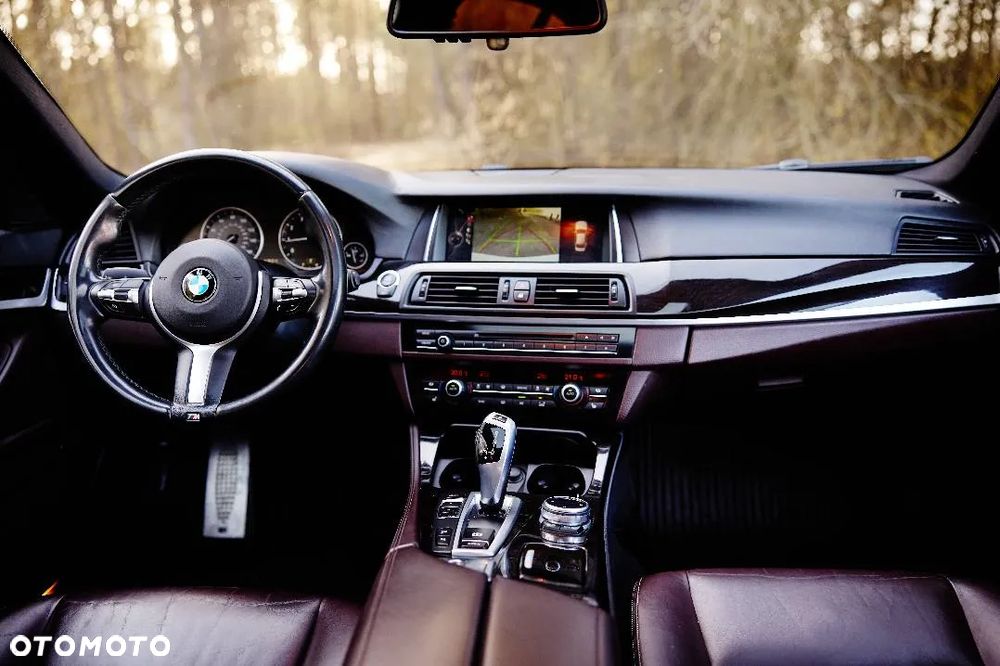 BMW Seria 5 528i xDrive Sport-Aut - 20