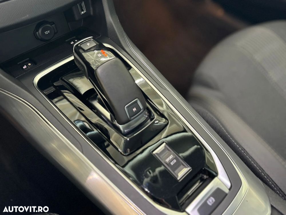 Peugeot 308 BlueHDi 130 EAT8 Allure - 14