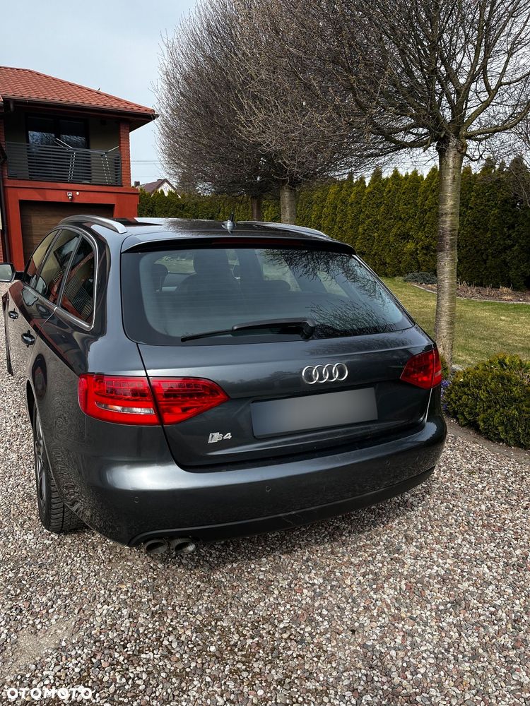 Audi A4 Avant 2.0 TDI - 9