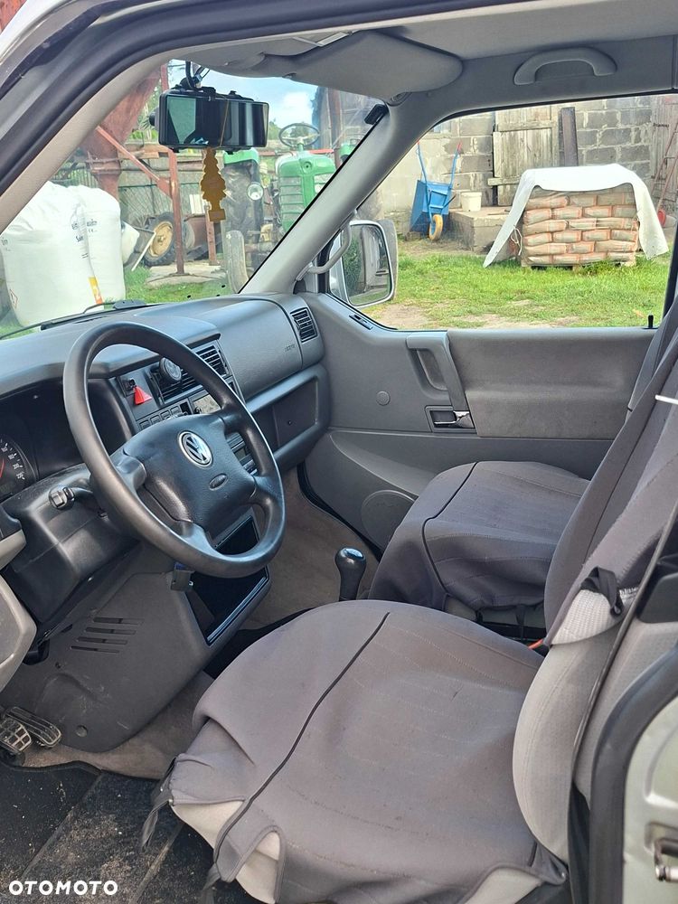 Volkswagen Caravelle - 5