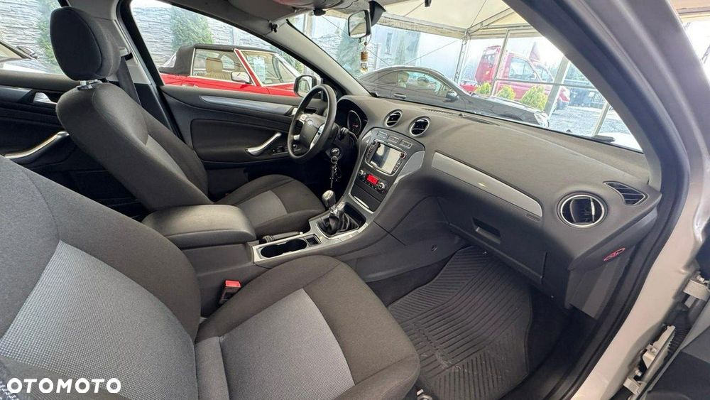 Ford Mondeo - 29