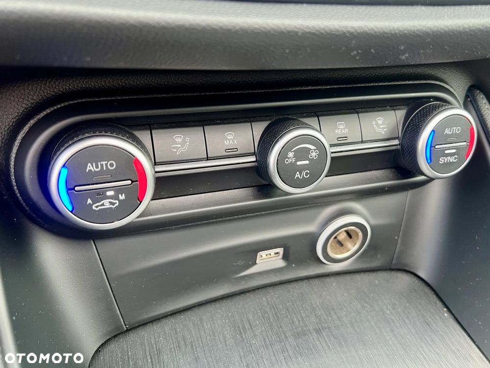Alfa Romeo Stelvio 2.0 Turbo 16V AT8-Q4 Business - 12