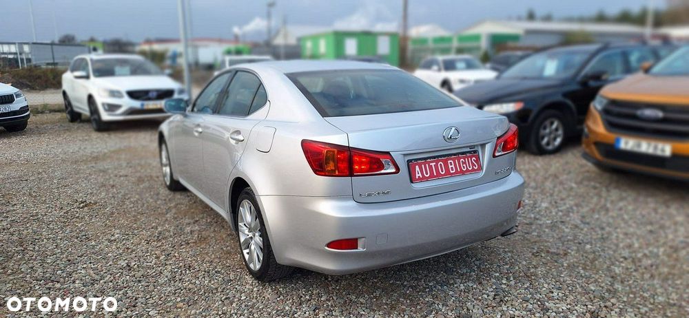 Lexus IS - 4