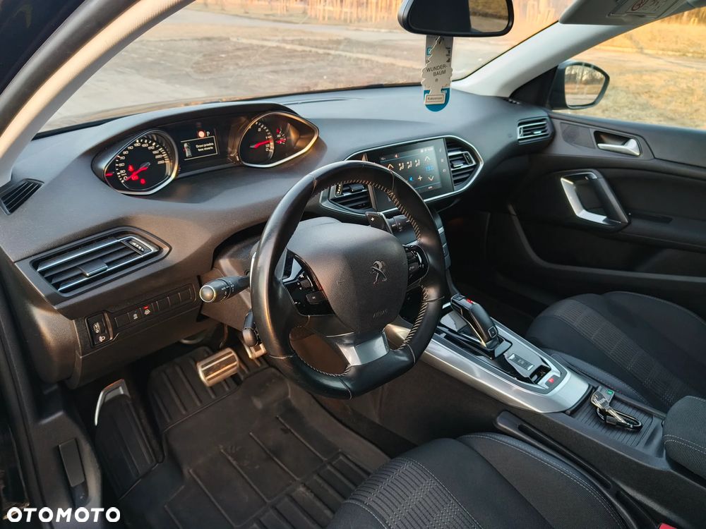 Peugeot 308 BlueHDi FAP 130 EAT8 Stop & Start Allure - 17