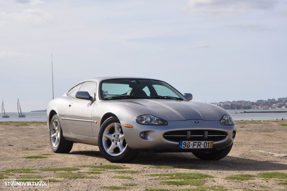 Jaguar XK XK8 4.0 Coupé Pele - 19