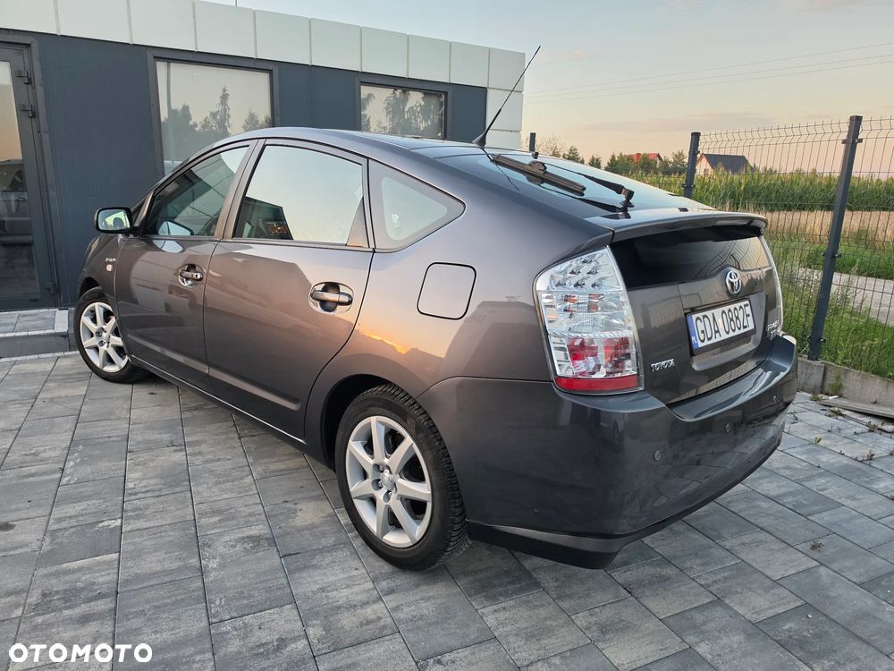 Toyota Prius - 3