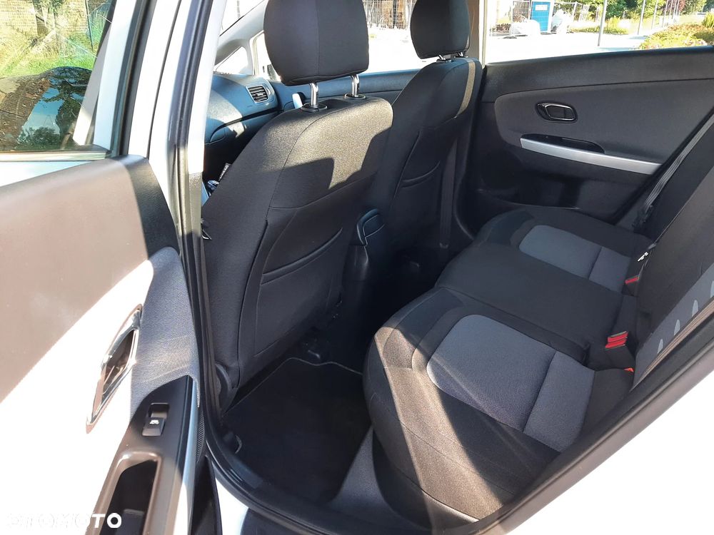 Kia Ceed 1.6 GDI Spirit - 14