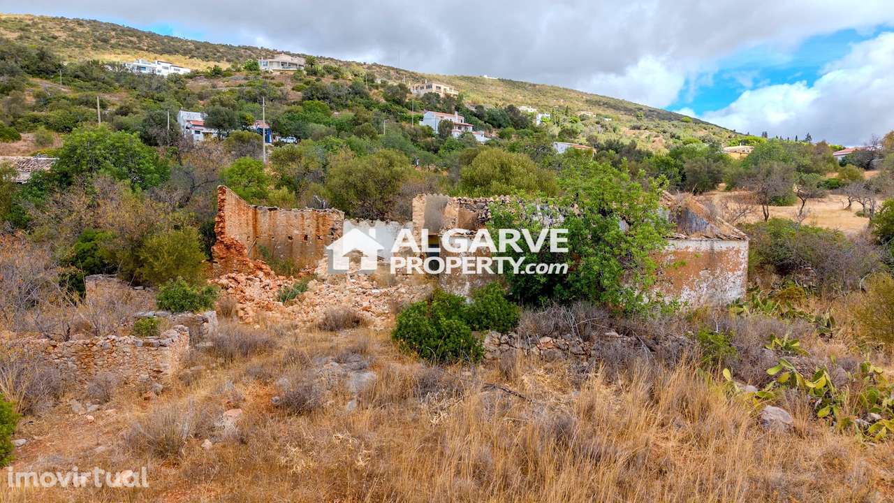 Terreno de 1.400 m² em Santa Bárbara de Nexe com viabilidade de constr - Grande imagem: 3/22