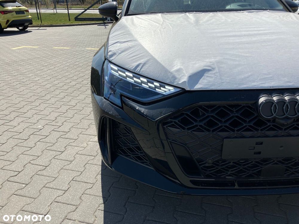 Audi RS3 Limousine - 12