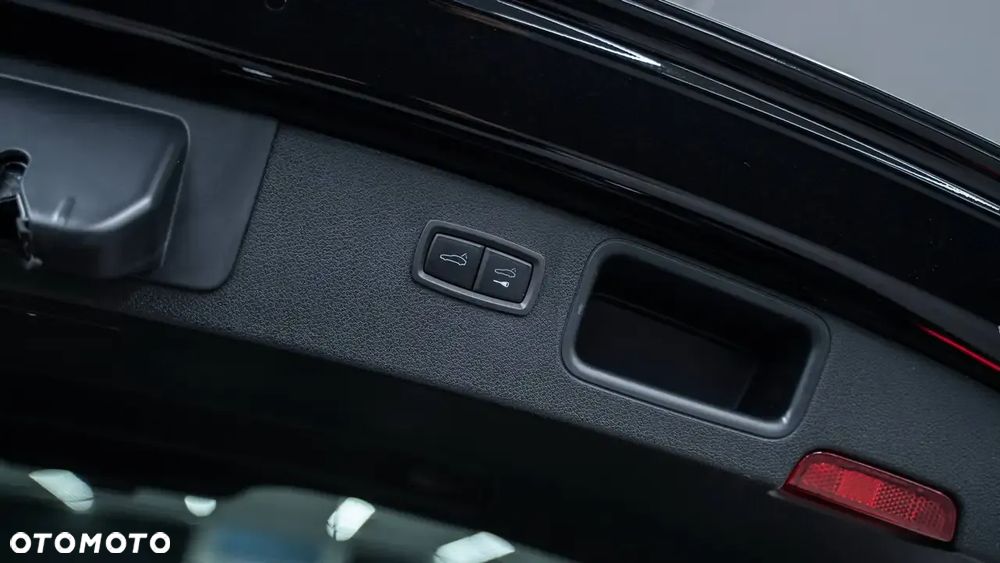 Porsche Macan T - 19