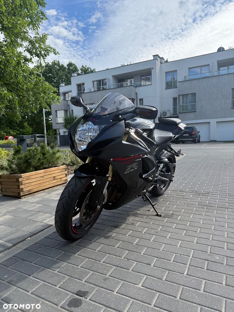 Suzuki GSX-R - 1