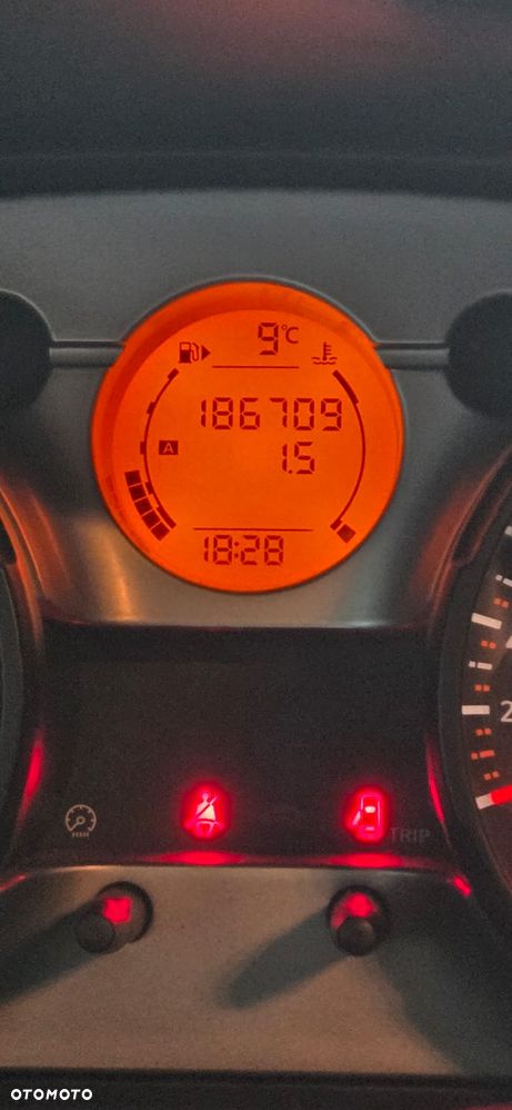 Nissan Qashqai 2.0 dCi 4x4 Acenta - 11