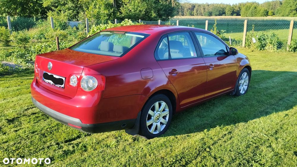Volkswagen Jetta - 3