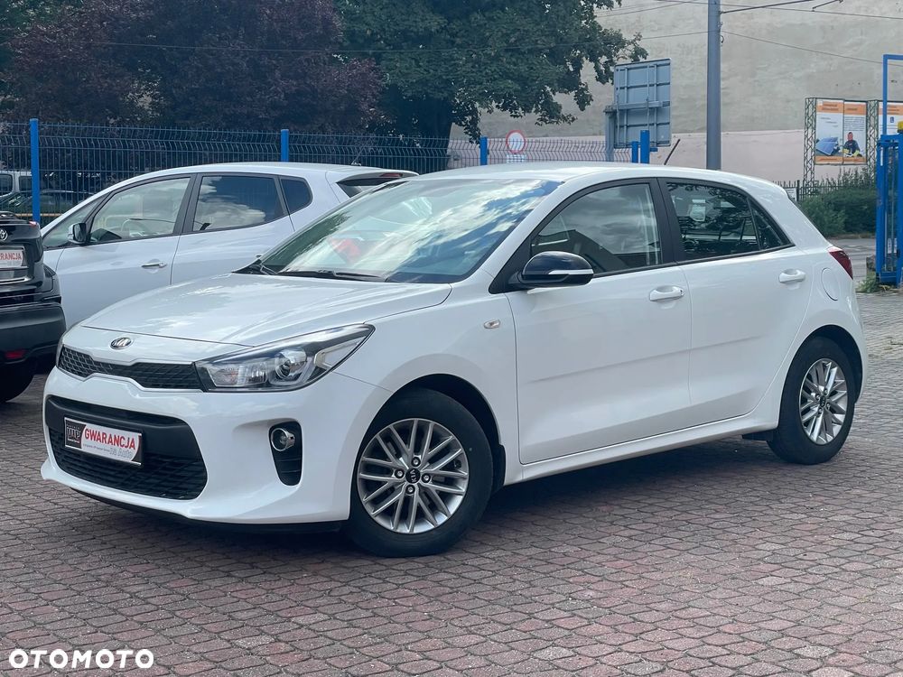 Kia Rio 1.2 L - 1