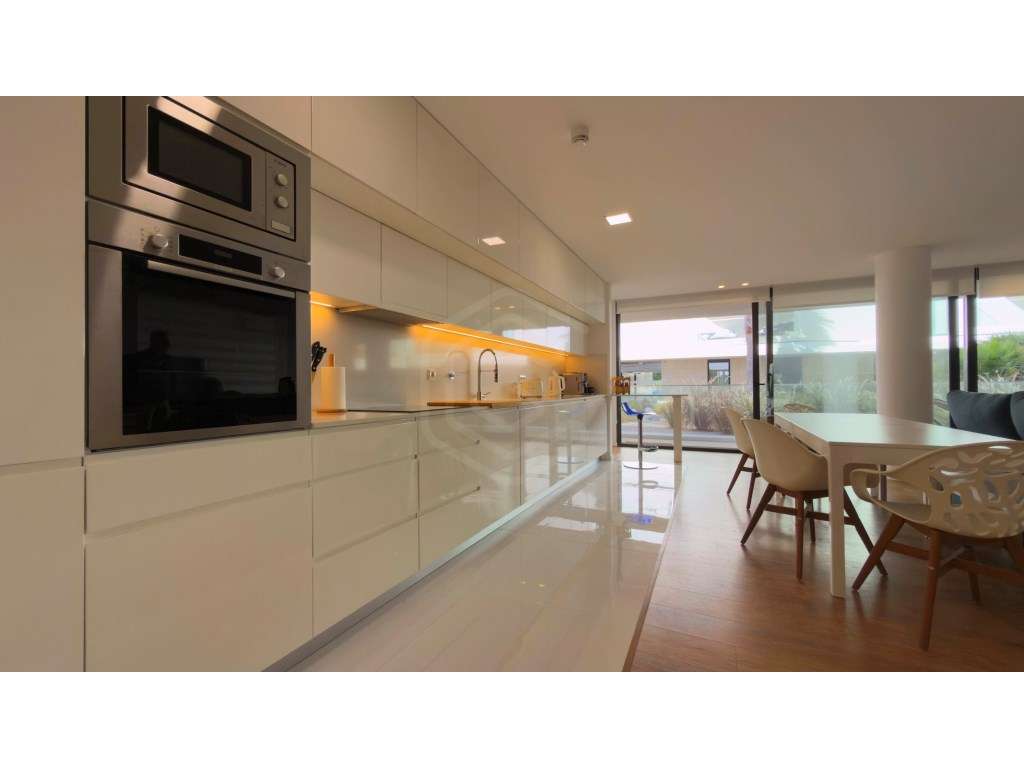 Apartamento T4 em condomínio com duas piscinas, frente para o mar, ... - Grande imagem: 4/40