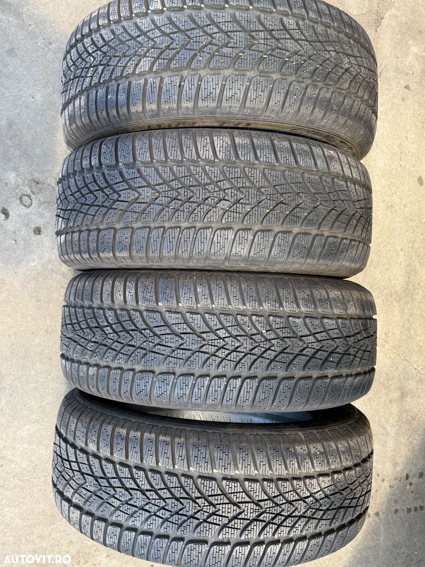 Vând 4 anvelope 225/55/17 Dunlop de iarnă ca noi - 1
