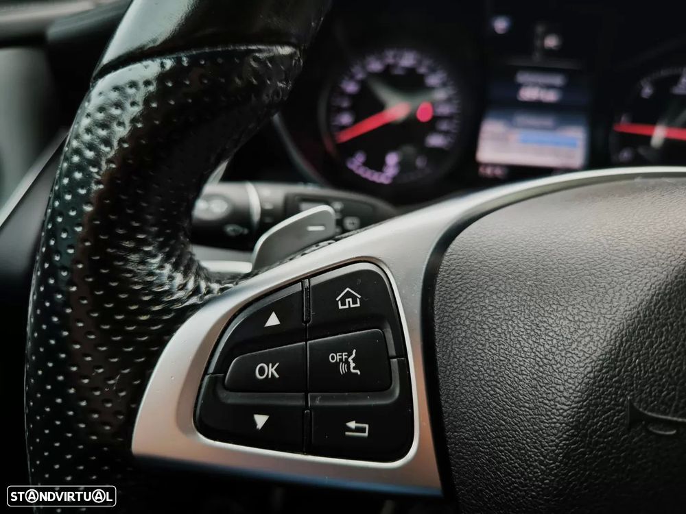 Mercedes-Benz GLC 250 d 4Matic 9G-TRONIC AMG Line - 27