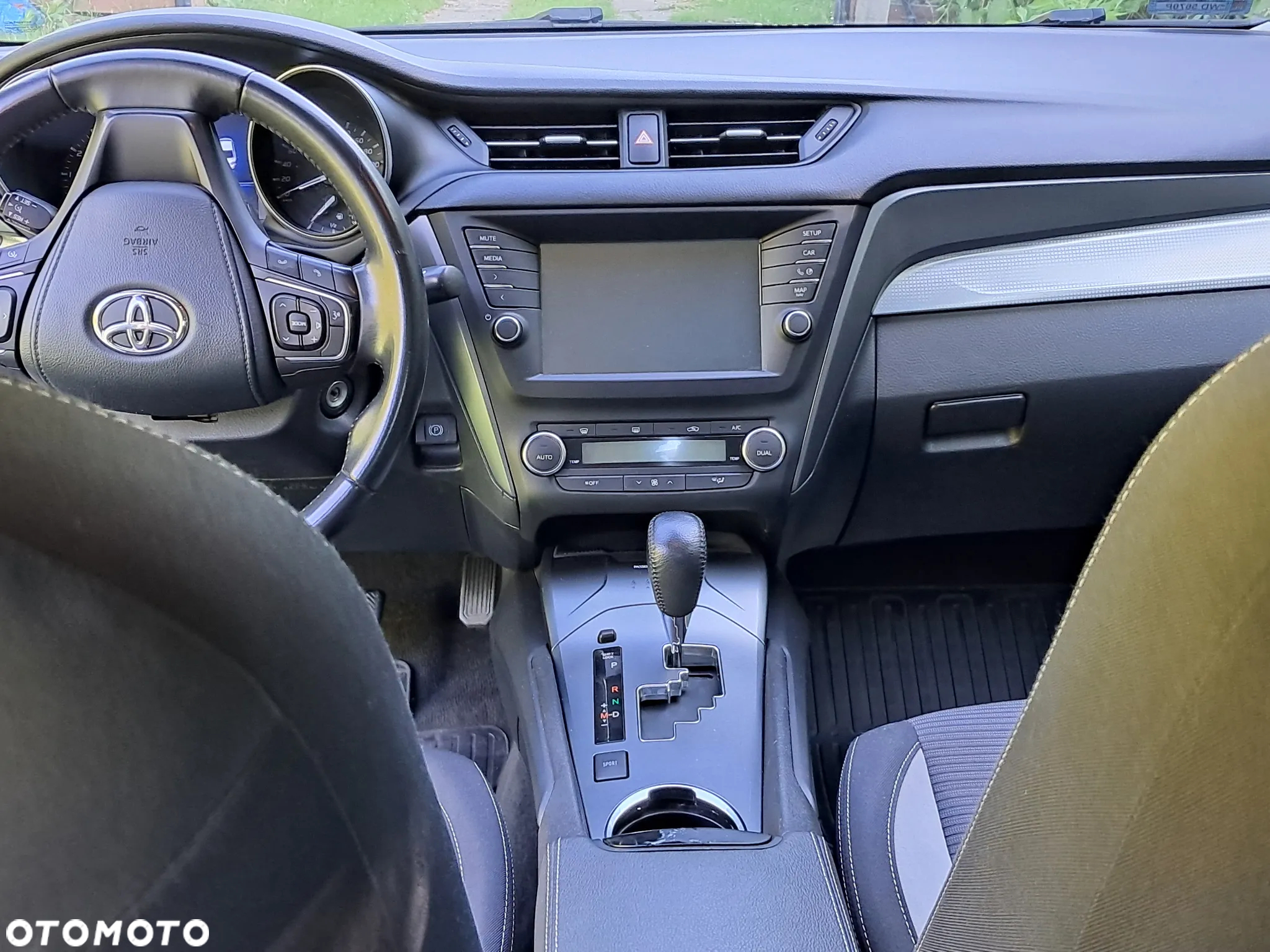 Toyota Avensis 1.8 Premium MS - 6