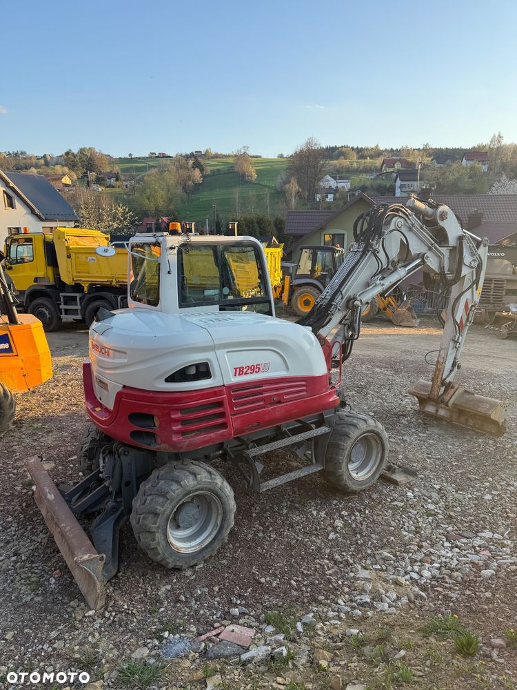 Takeuchi - 3