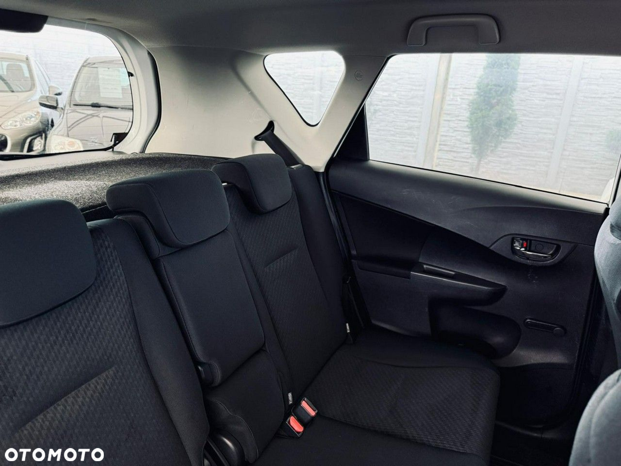Toyota Verso S - 35