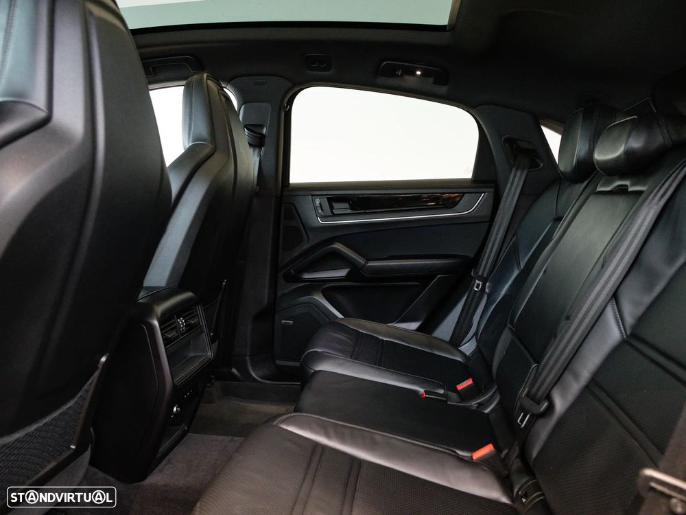 Porsche Cayenne Coupé E-Hybrid - 43